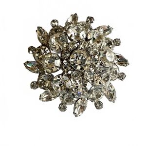 Gorgeous  Vintage Brooch, Clear Rhinestone Silver-tone Setting